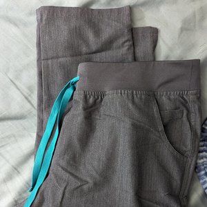 Figs grey straight leg scrub bottoms medium